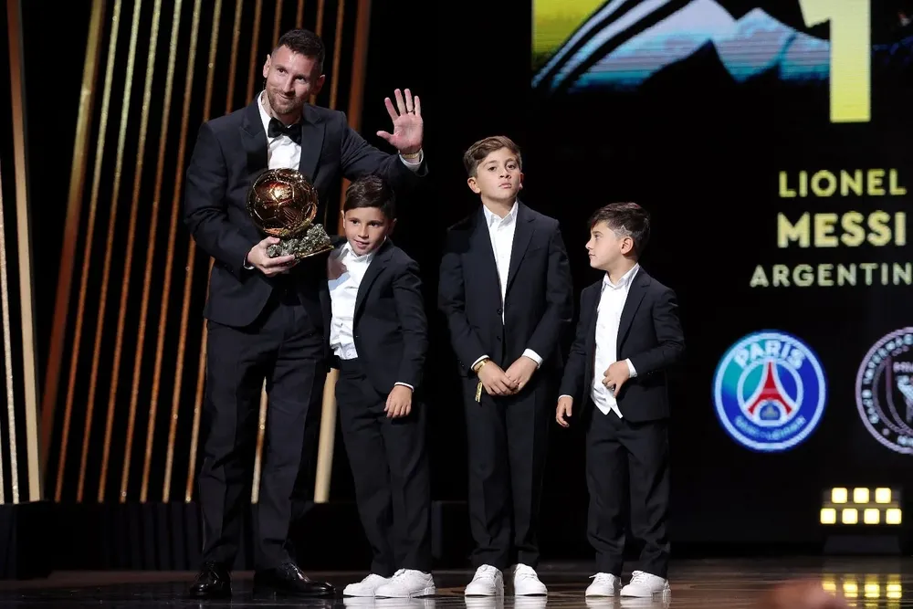 Messi, sus hijos y el Balón de Oro