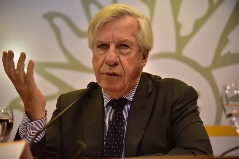 El ministro Astori este jueves en la Torre Ejecutiva