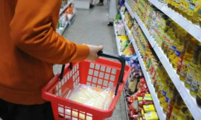 Consumo de alimentos y bebidas es lo que más crece en pequeños comercios