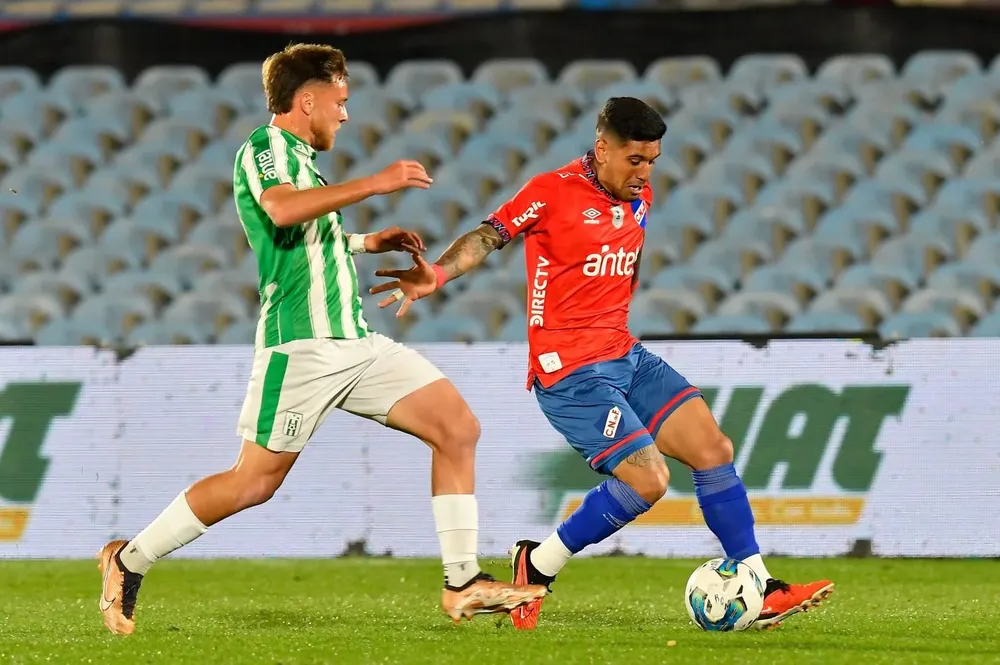 Nacional recibe a Racing