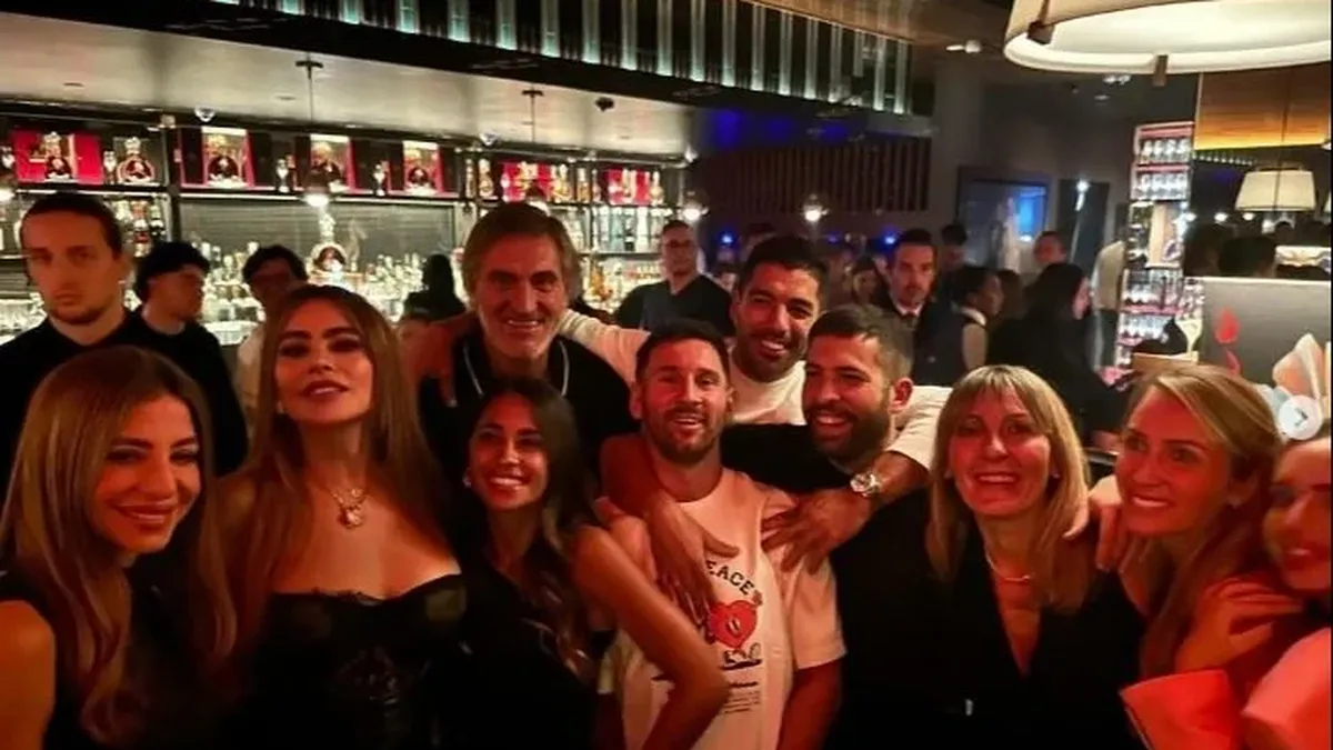 Video: la salida nocturna de Suárez y Messi con sus parejas en Miami y la famosa actriz que se sacó una foto con ellos – El Observador