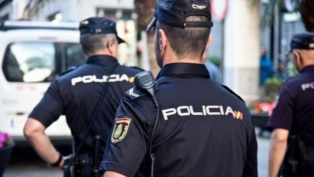 Dos policías imputados de lesiones con discriminación en Madrid