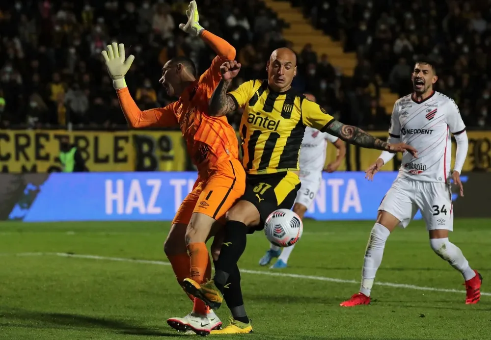 Peñarol busca el pase a la final