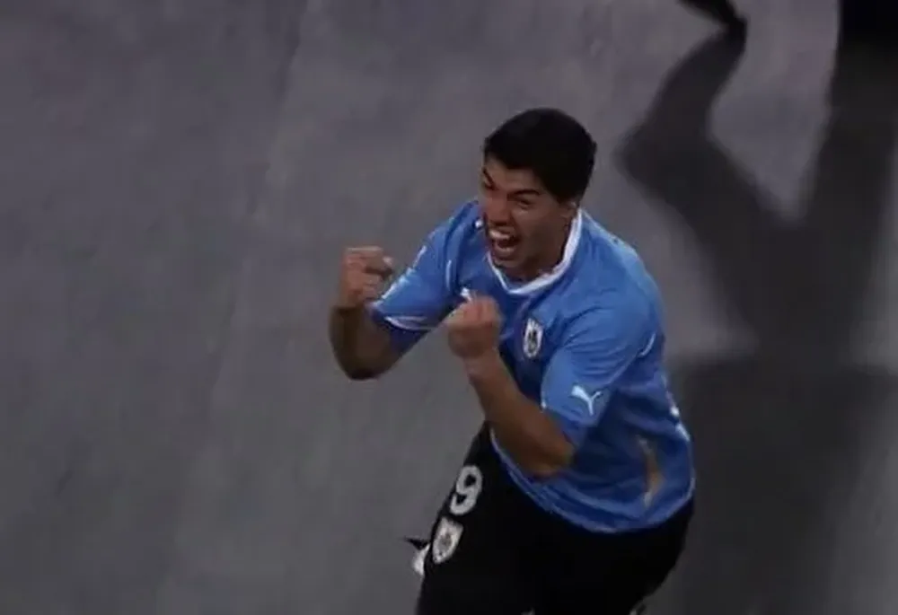 Luis Suárez y su festejo ante Ghana en Sudáfrica 2010