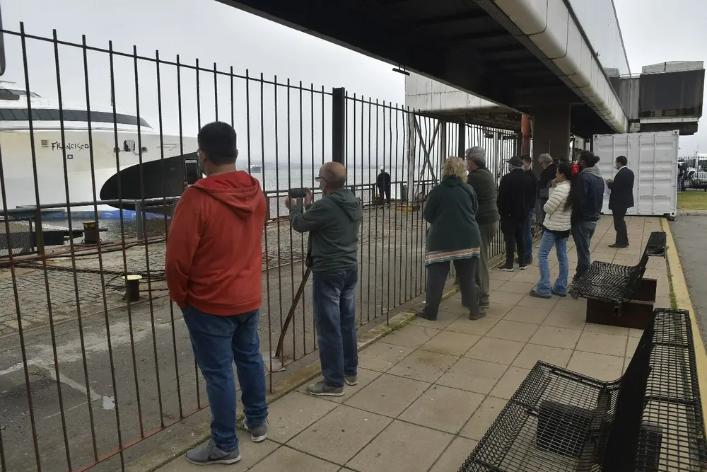 La llegada del buque al puerto de Montevideo