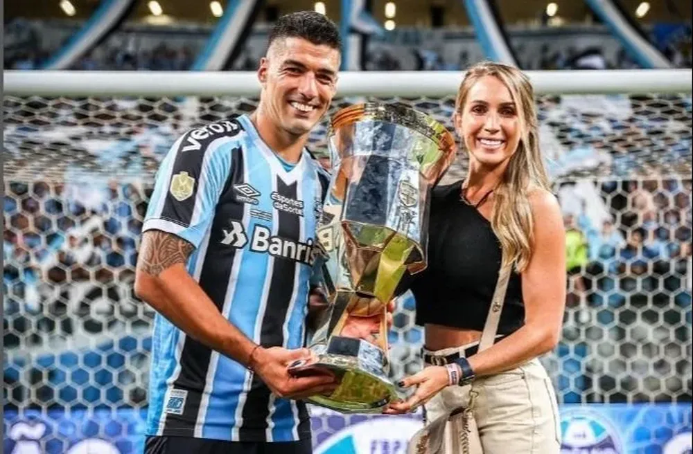 Luis Suárez y Sofía Balbi