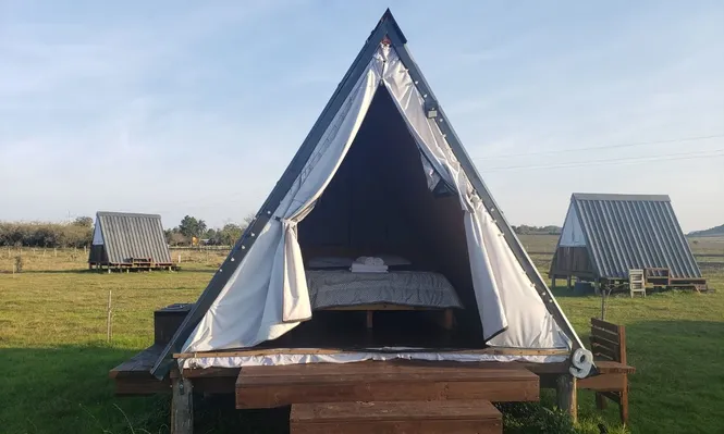 Tipis, las carpas que se pueden encontrar en Villa Pancha.