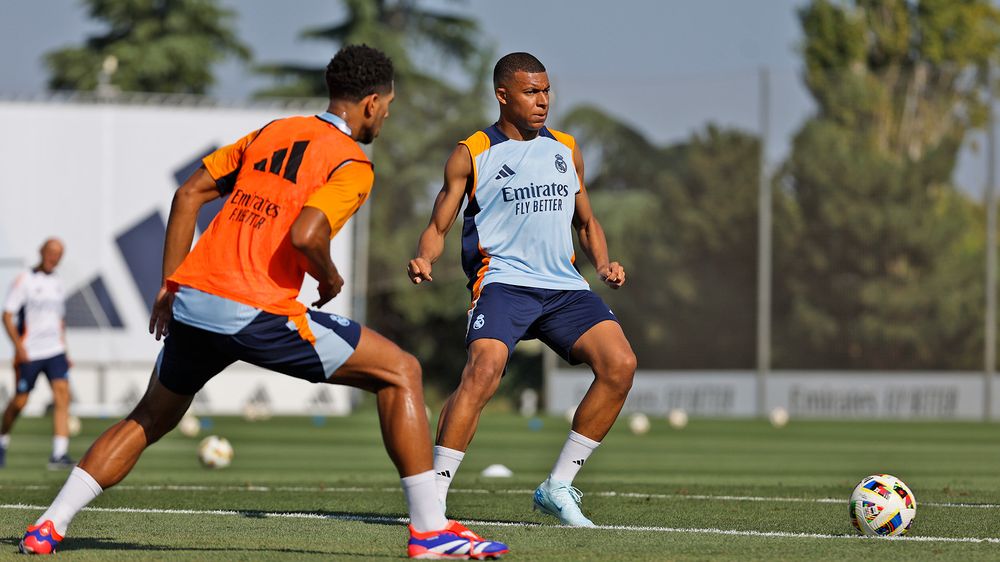 Entrenamiento de campo para Mbappé.