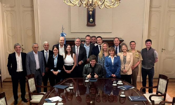 Tras casi dos años, el Gobierno autorizó aumentos salariales para altos funcionarios que alcanzarían el 99%