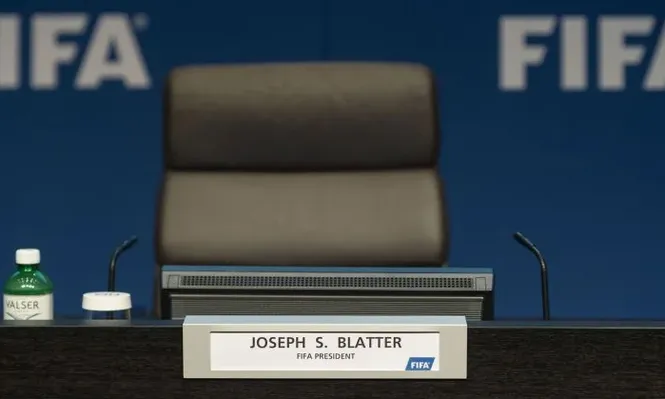 La caída de Blatter: el fin de una era oscura