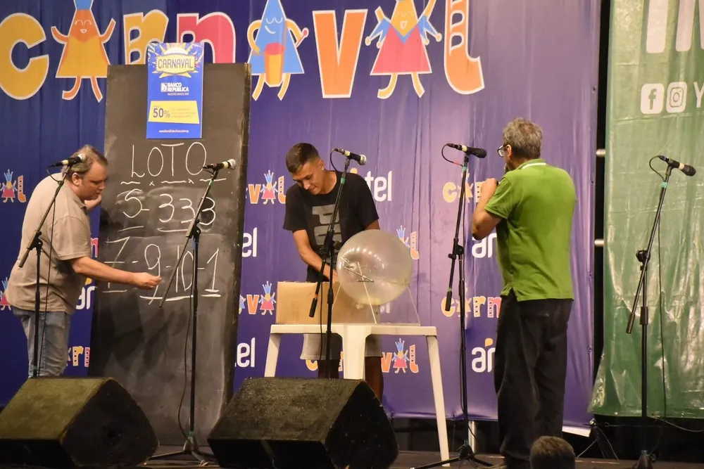 El bingo, un clásico en los tablados.