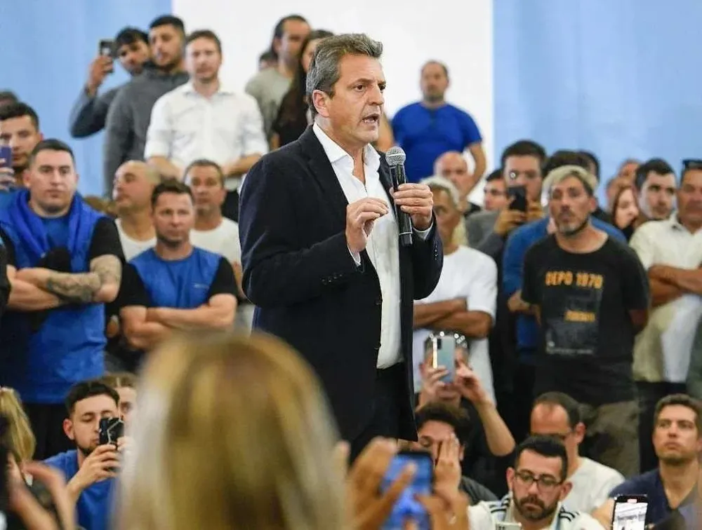 Massa presentó 14 puntos de gobierno