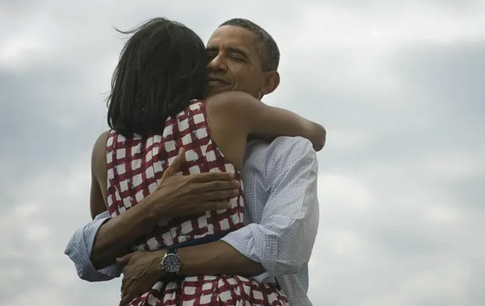 La foto de Barack Obama abrazando a su mujer, Michelle, tras las elecciones presidenciales en Estados Unidos, obtuvo 4.439.756 “Me gusta” y 215.510 comentarios