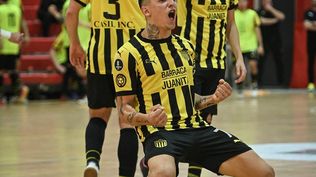 Peñarol volvió a ganarle a Nacional en el clásico de fútbol sala
