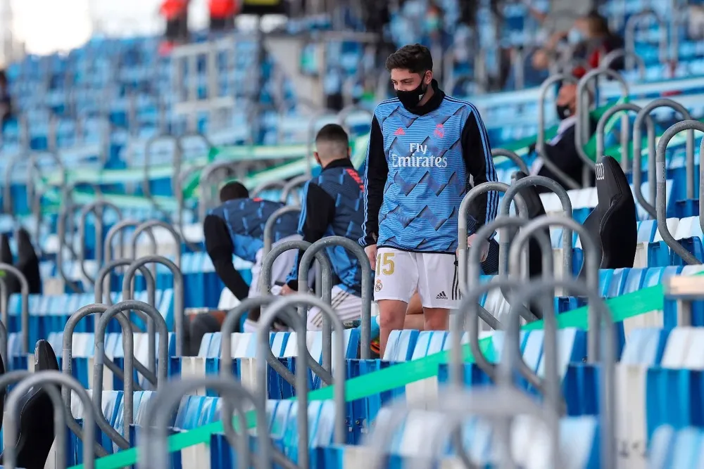 Valverde en las gradas de tapabocas
