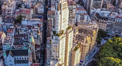 El edificio que está a 250 km de Montevideo, nació de una venganza y fue reconocido como uno de los mejores del mundo