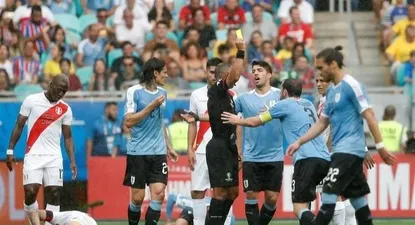 Los uruguayos le protestan a Sampaio en la Copa América 2019