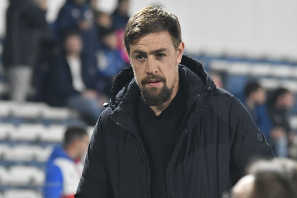 Sebastián Coates viendo a sus compañeros de Nacional Sebastián Coates viendo a sus compañeros de Nacional