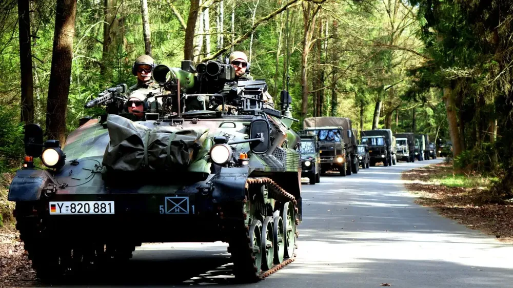 Convoy con militares alemanes.