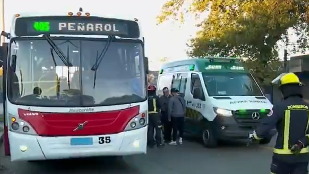 Una adolescente de 17 años se encuentra grave luego de ser atropellada por un ómnibus en Flor de Maroñas