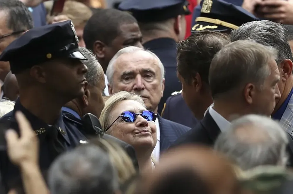 La candidata demócrata tiene neumonía. El viernes 9, en medio de un acto por el 11 de setiembre, se sintió mal y debió retirarse