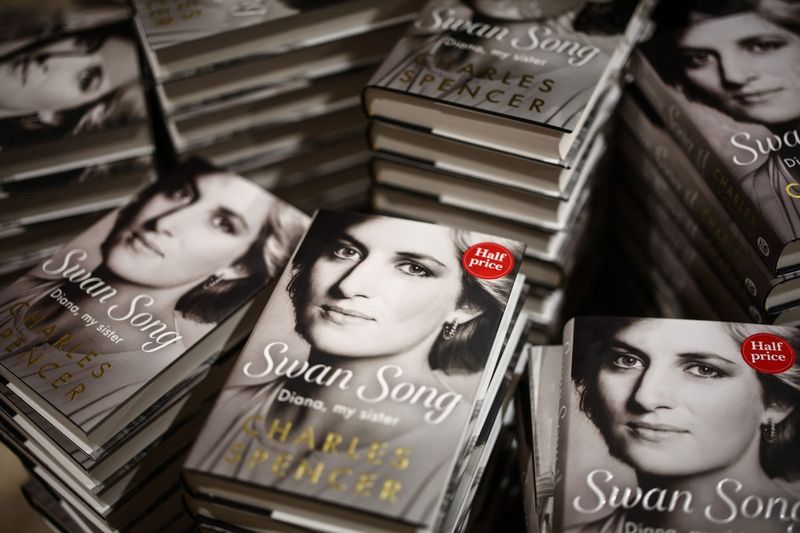 ¿El Rey Carlos "jovial" tras la muerte de Lady Di?: un libro con impactantes acusaciones
