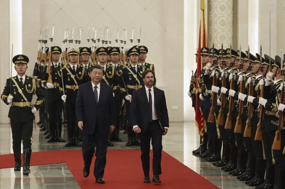 Lacalle Pou y XI tras su reunión