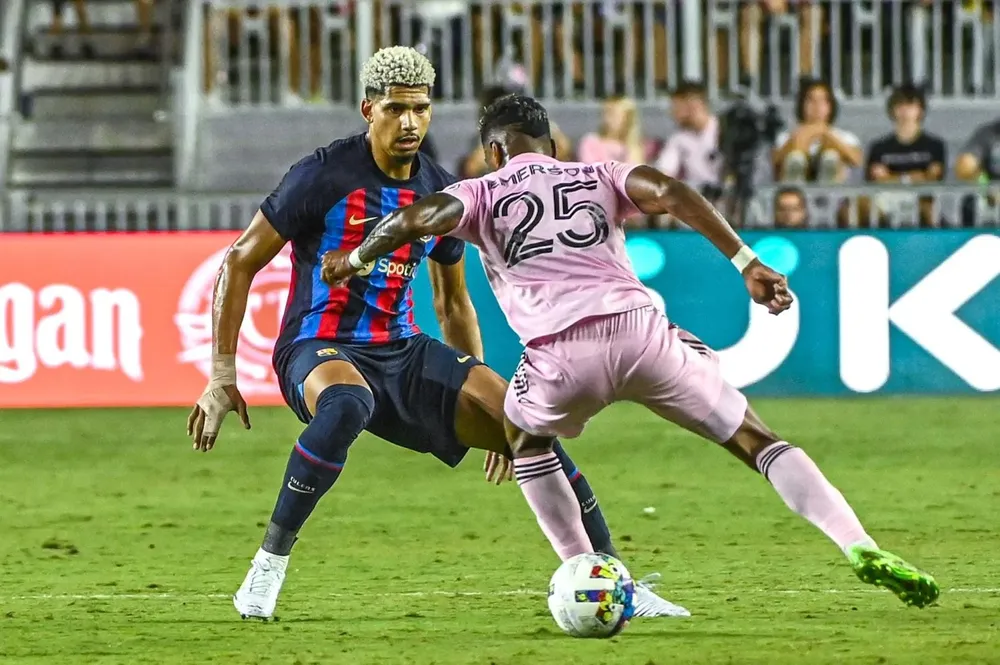 Ronald Araujo durante el partido contra Inter Miami