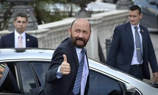 El gobernador de Formosa, Gildo Insfrán, preside el Congreso del PJ.