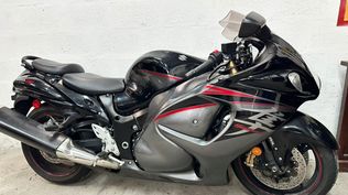 A subasta motos Suzuki Yakabusa y PX Baccio