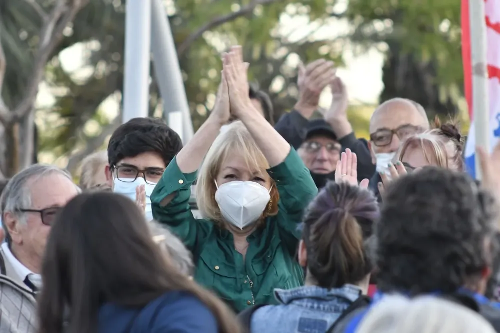 Carolina Cosse, expresidenta de Antel, presente en el abrazo al Antel Arena