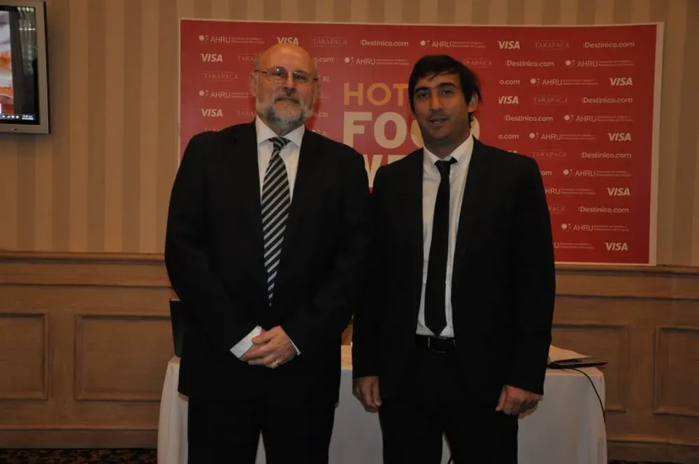 Juan Martínez y Bari Monzeglio