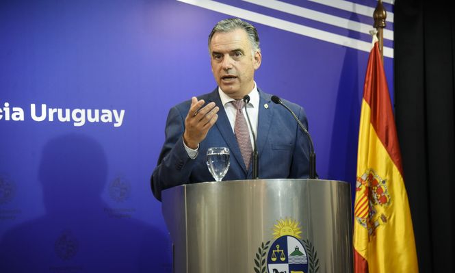 Agenda oficial de Yamandú Orsi en España: Cumbre en Defensa de la Democracia y reuniones con líderes internacionales