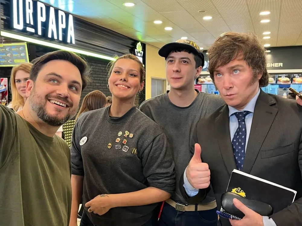 Los candidatos de La Libertad Avanza desaconsejaron ahorrar en dólares