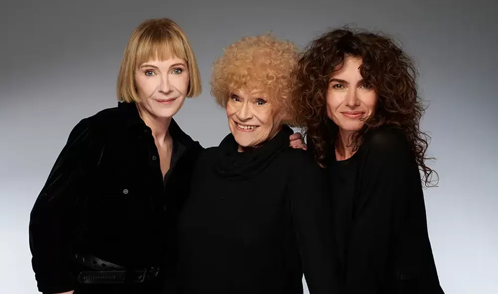 Inés Estévez, María Rosa Fugazot y Florencia Raggi