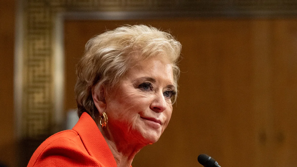 Linda McMahon, secretaria del Departamento de Educación.