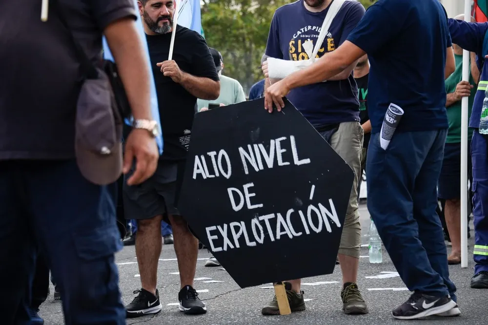 Previo al 1° de mayo el PIT-CNT realizó un paro y una movilización en rechazo a la reforma de la seguridad social.