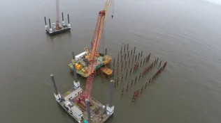 Trabajos para la construcción de la planta regasificadora que luego fue suspendida.