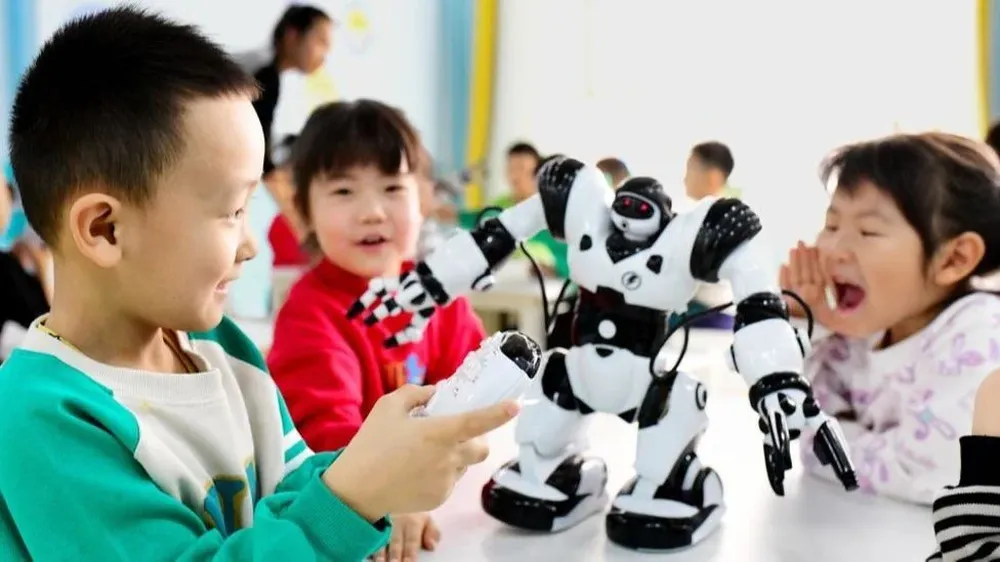 Con su numerosa población, China tiene el beneficio de una enorme base de consumidores.