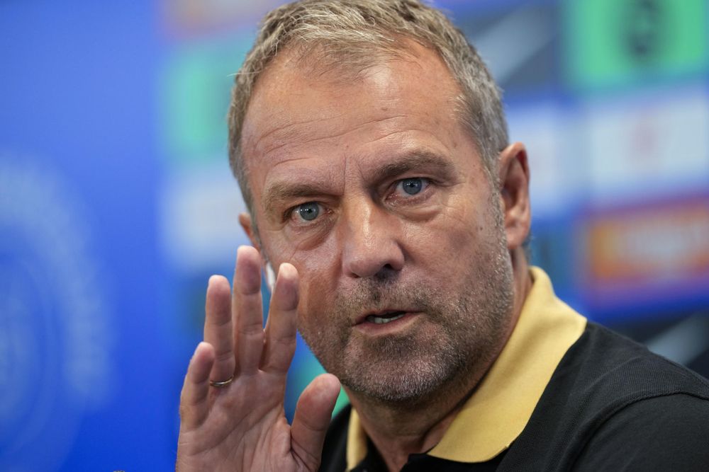 Hansi Flick en rueda de prensa.