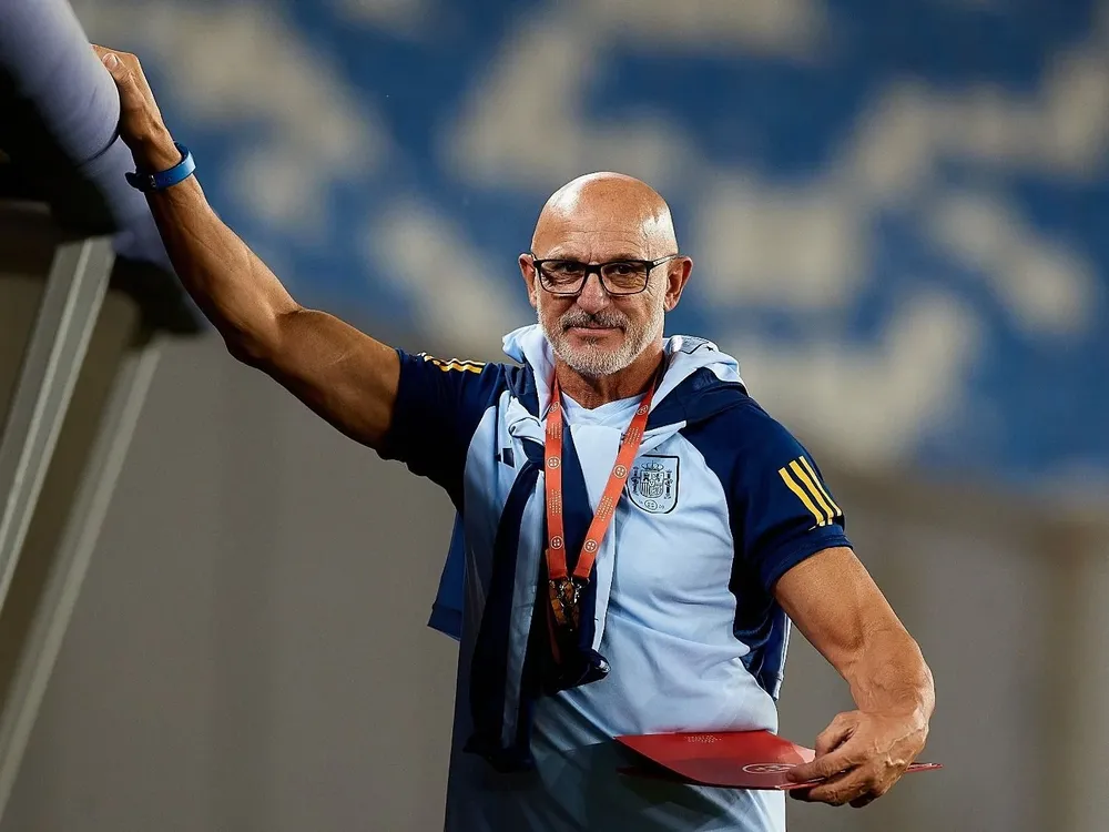 De la Fuente se queda hasta el Mundial 2026.