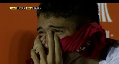 El llanto de Emiliano Martinez luego de un error en su debut