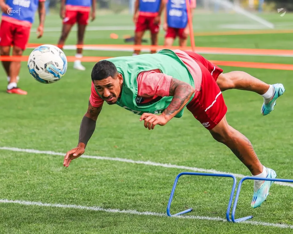 Yonatan Rodríguez entrenó y está en el plantel tricolor para ir a Fray Bentos