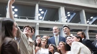 El Rey conoce diferentes iniciativas con impacto social, dentro de los actos de la Fundación Princesa de Girona en La Nave de Villaverde, Madrid