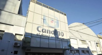 nuevo pase de canal 12 a canal 10 vuelve a encontrar a una pareja de periodistas en subrayado