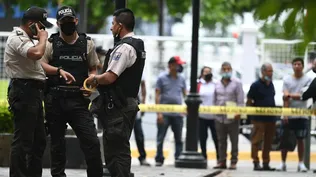 Policías trabajan luego de un atentado en Ecuador. (Archivo)