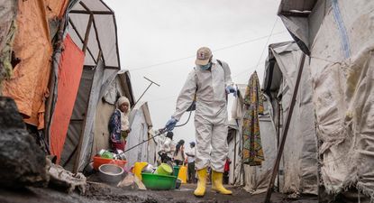 Acciones de prevención contra la mpox en un campo de desplazados en Goma, en República Democrática del Congo. EFE