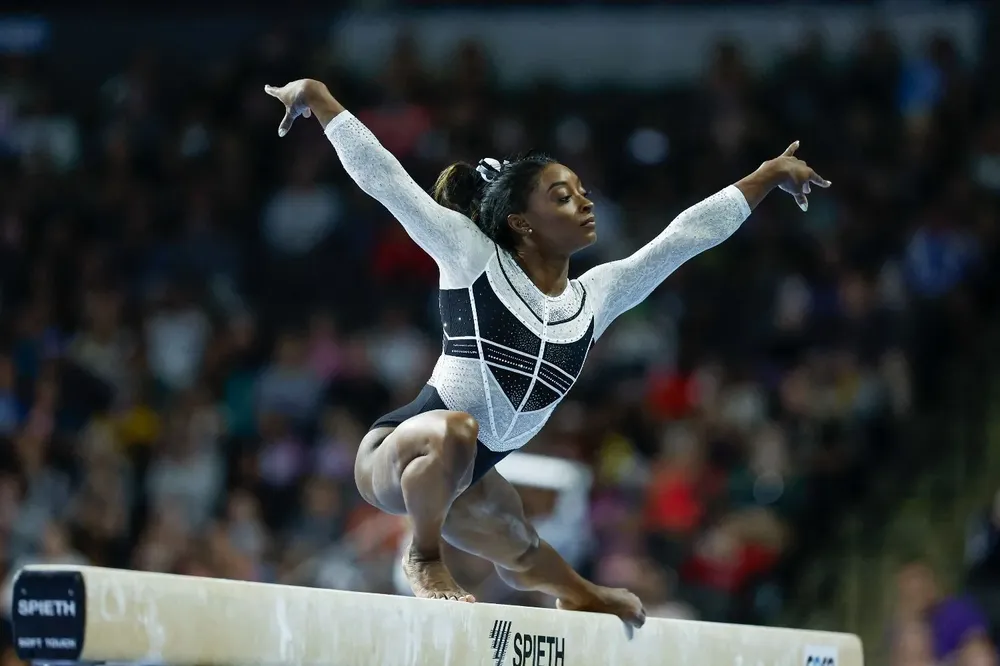 Simone Biles volvió tras dos años y fue campeona