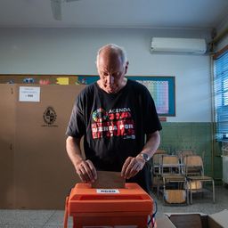 Gustavo Salle Lorier, candidato de Identidad Soberana, tras votar en las Elecciones Uruguay 2024