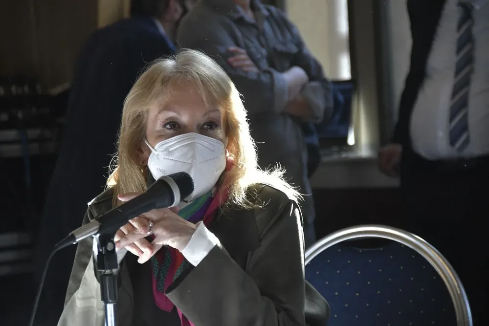 Carolina Cosse al comienzo de la plenaria del Congreso de Intendentes el 8 de julio